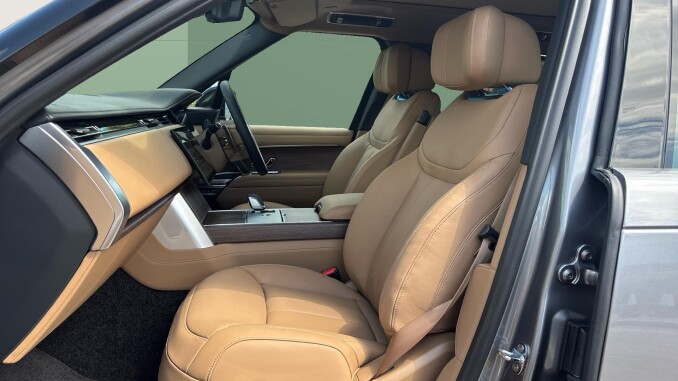 Land Rover Range Rover 3.0 P550e Autobiography 4dr Auto Estate - Image 3